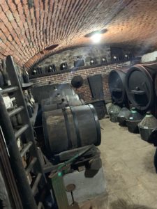 Interno della cantina di Irene