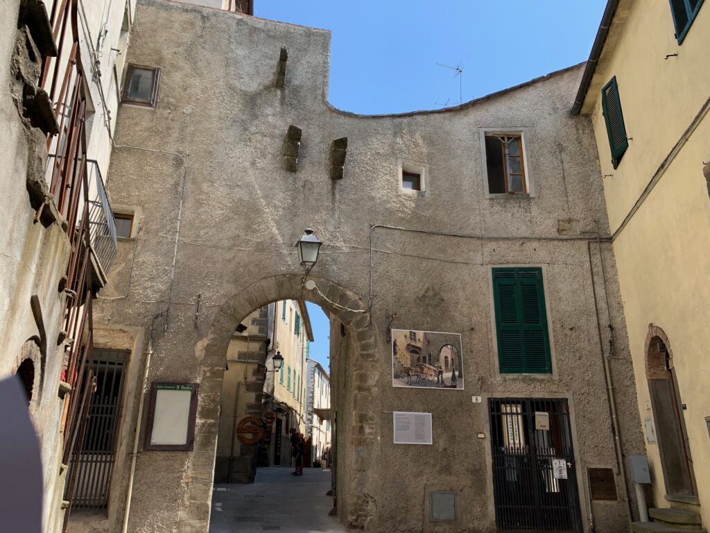 Porta ingresso centro storico 