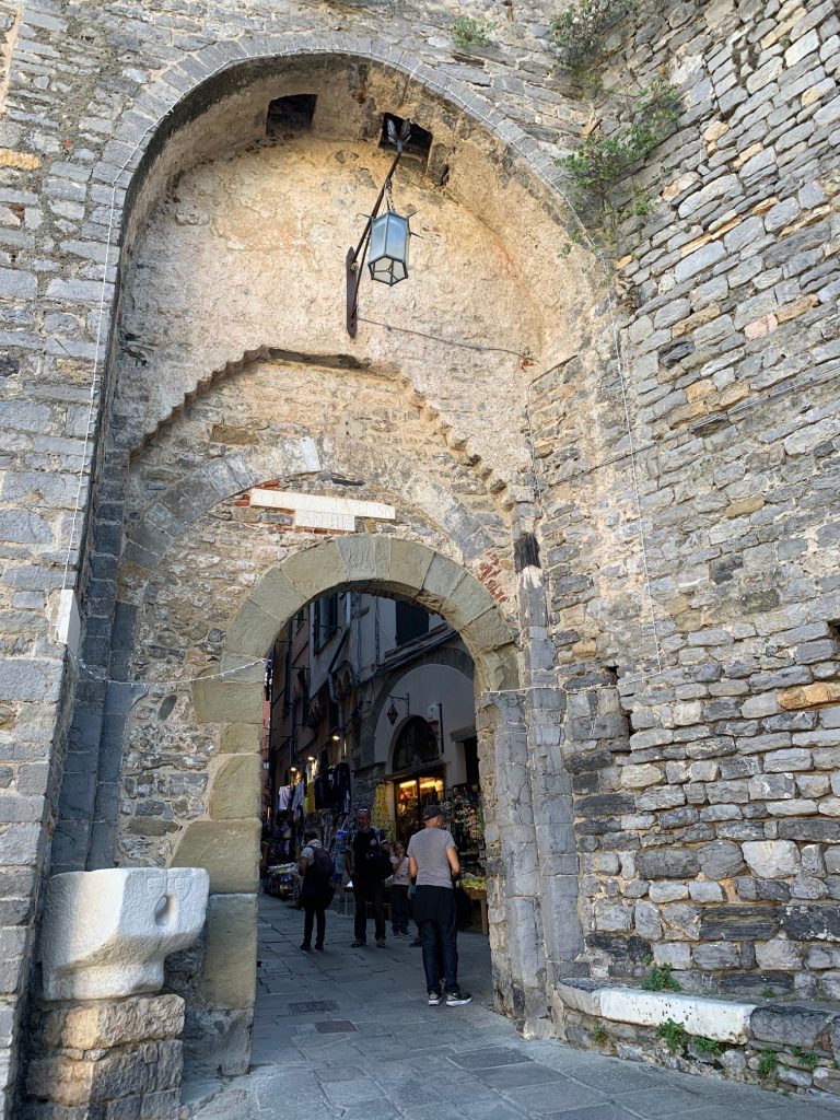 Porta borgo antico